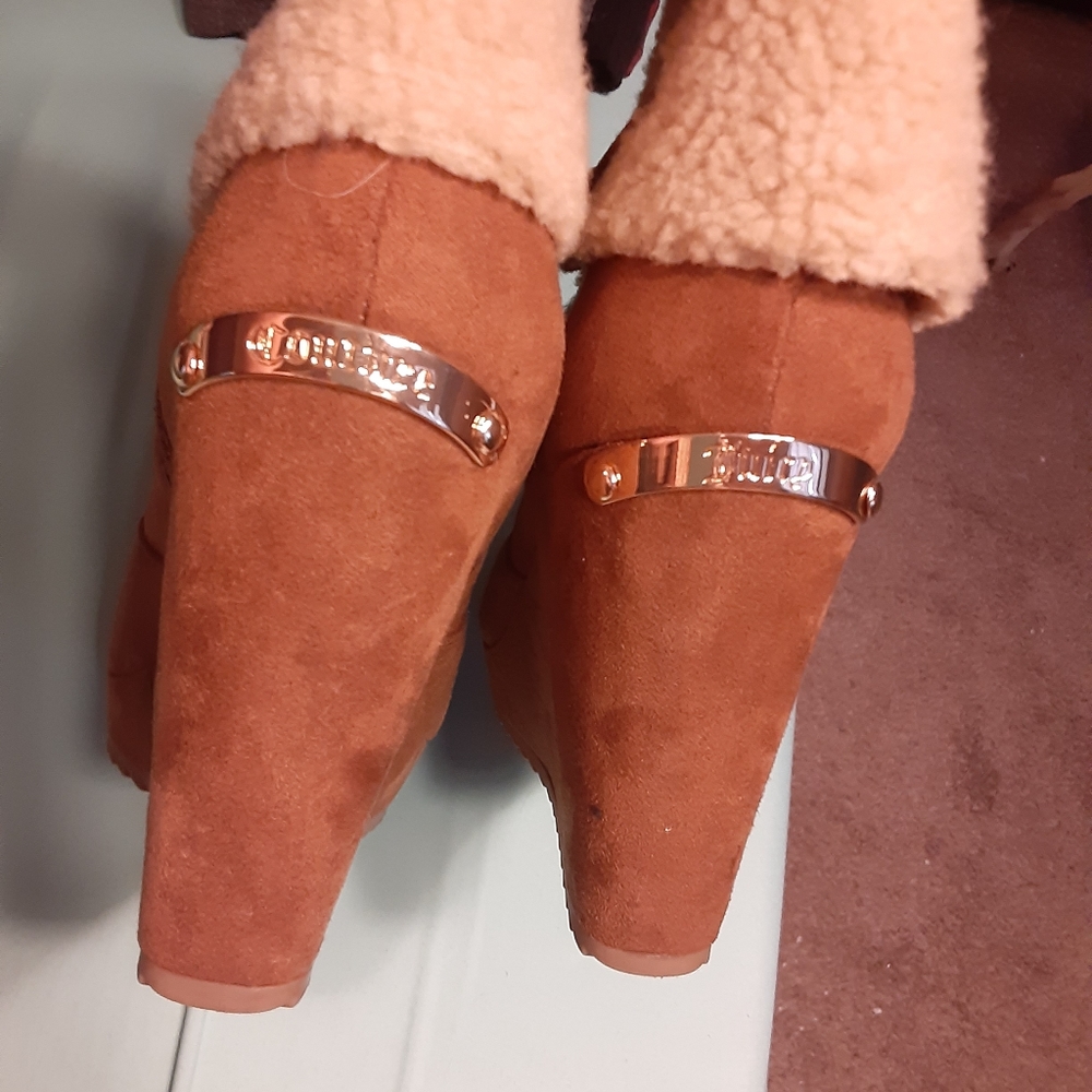 Womens size 10, Juicy suede boots - Picture 3 of 4